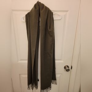 & And Other Stories Fringed Wool Blanket Scarf Army Green
